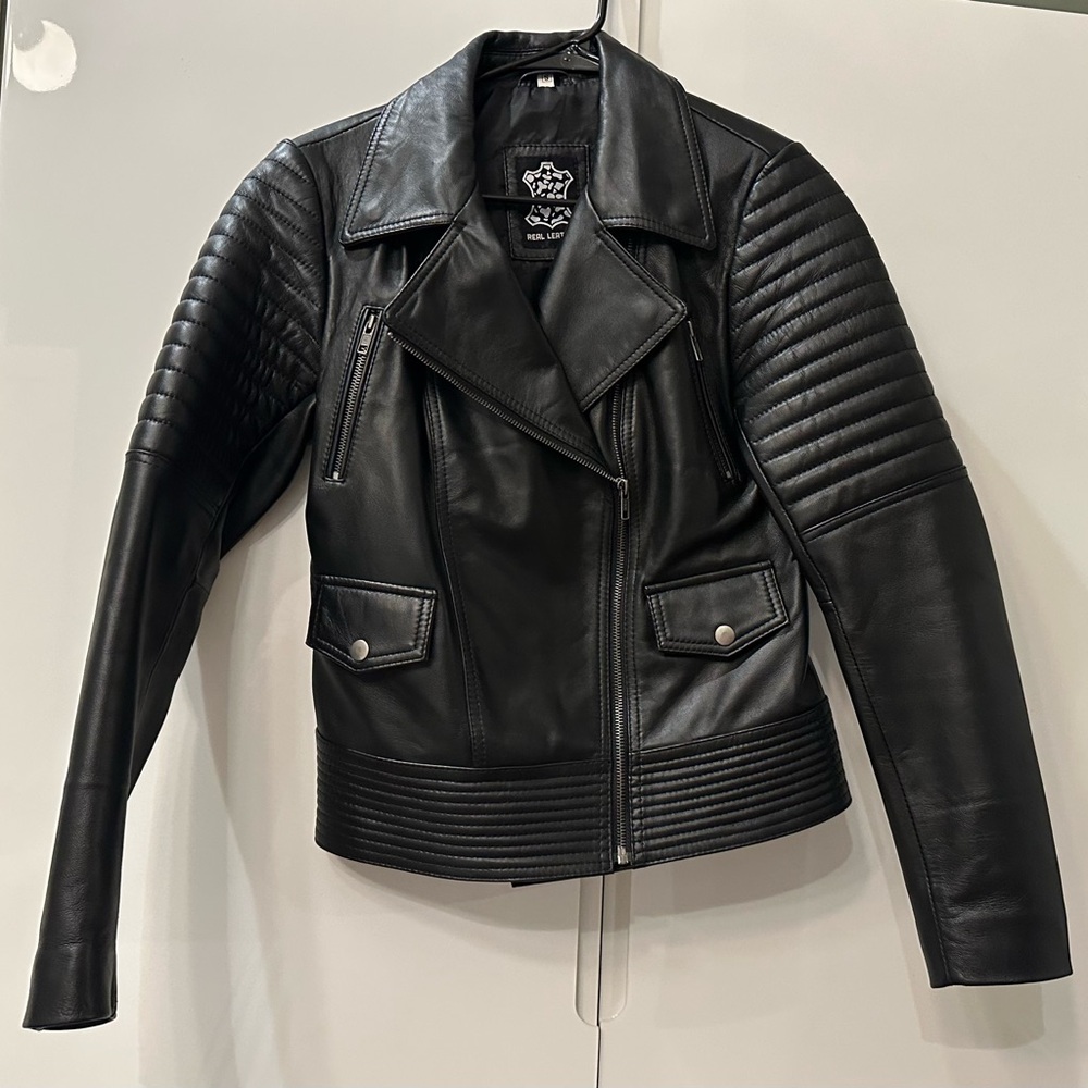 Women's Biker Style Black Leather Jacket - Picture 3 of 7